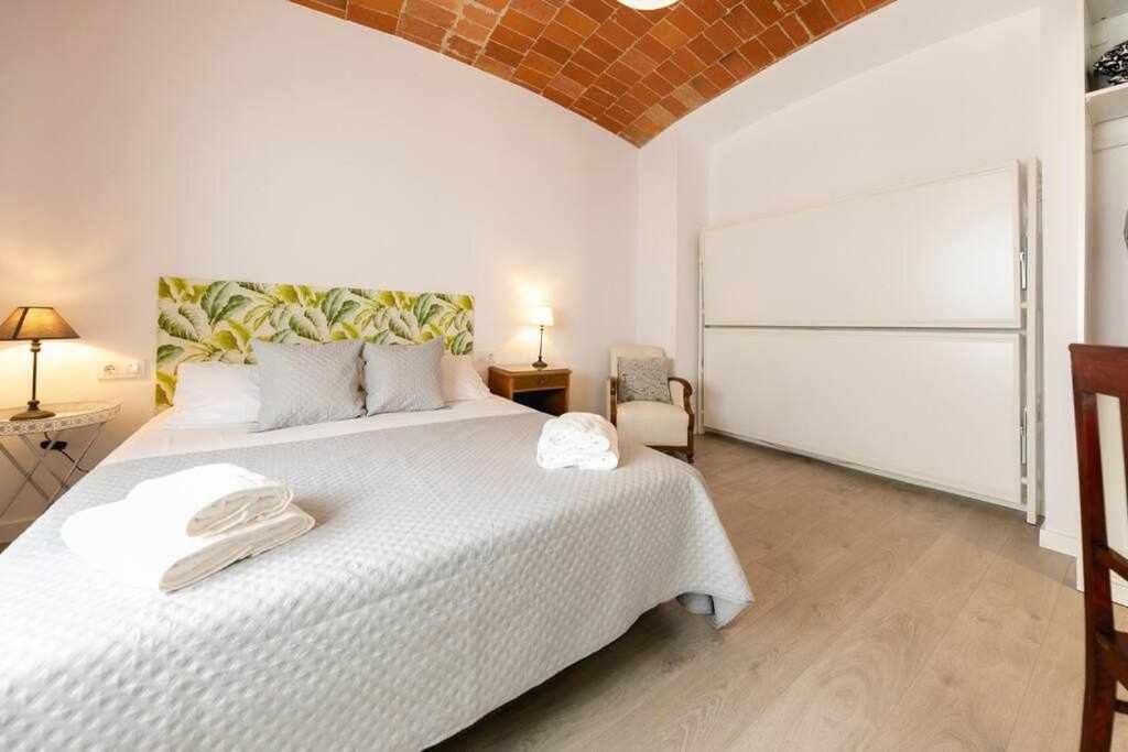 Newly Renovated Room W Pool & Bikeparking Girona Room photo
