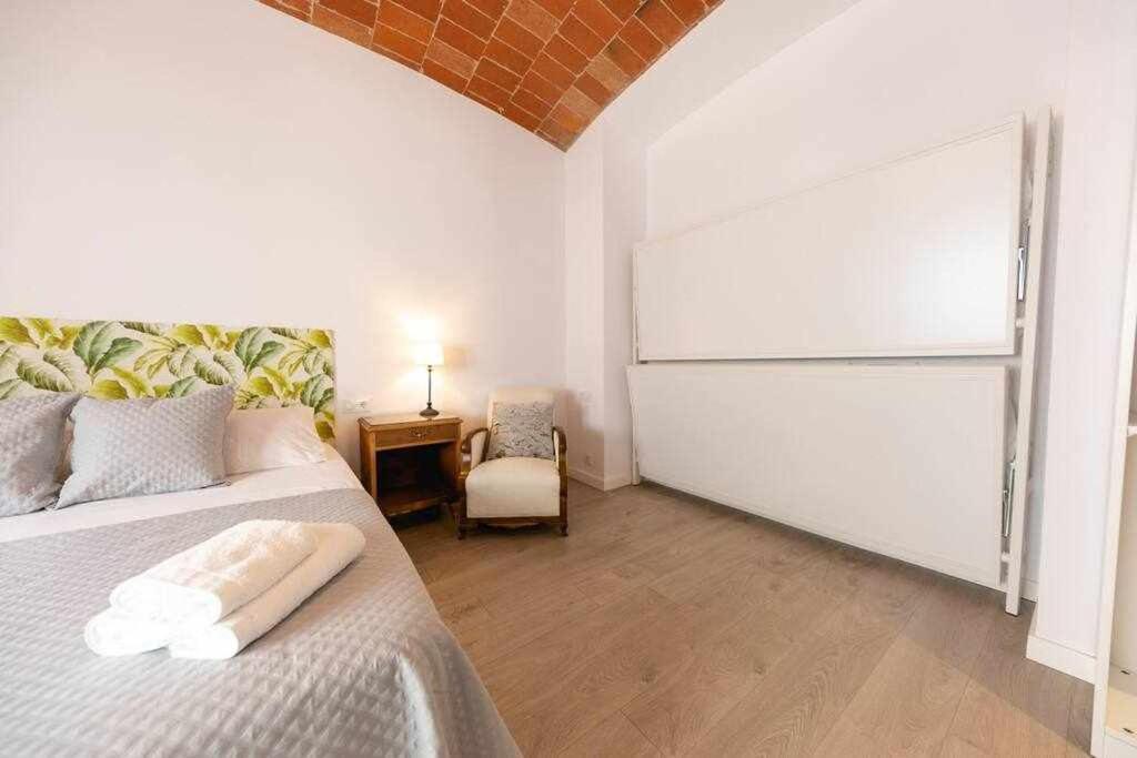 Newly Renovated Room W Pool & Bikeparking Girona Room photo