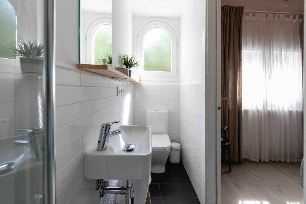 Newly Renovated Room W Pool & Bikeparking Girona Room photo