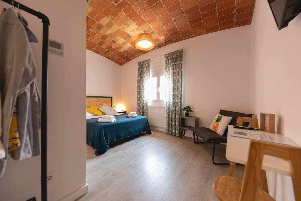 Newly Renovated Room W Pool & Bikeparking Girona Room photo